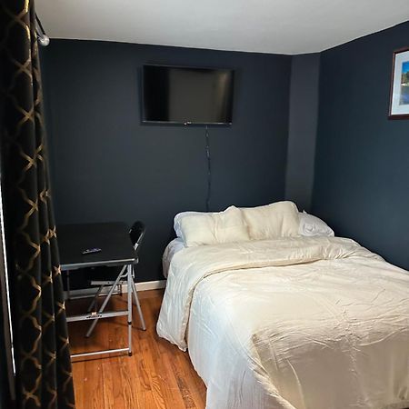 Fidelia Crystal Room, Queen Bed Minutes From Newark Liberty International Airport And Newark Penn Station Irvington Esterno foto